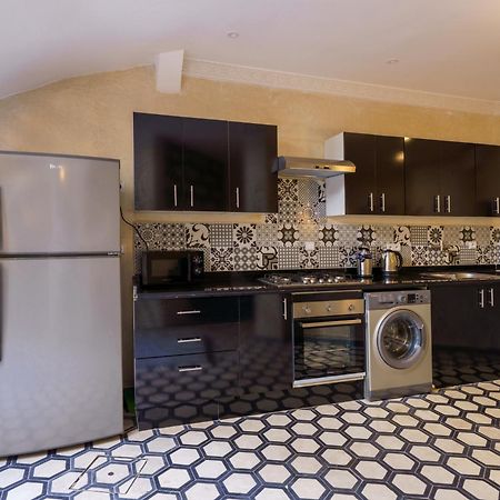Riad 4 Chambres - Piscine & Petit Dejeuner Gratuit - Wifi Fibre Optique Marrakesh Bagian luar foto