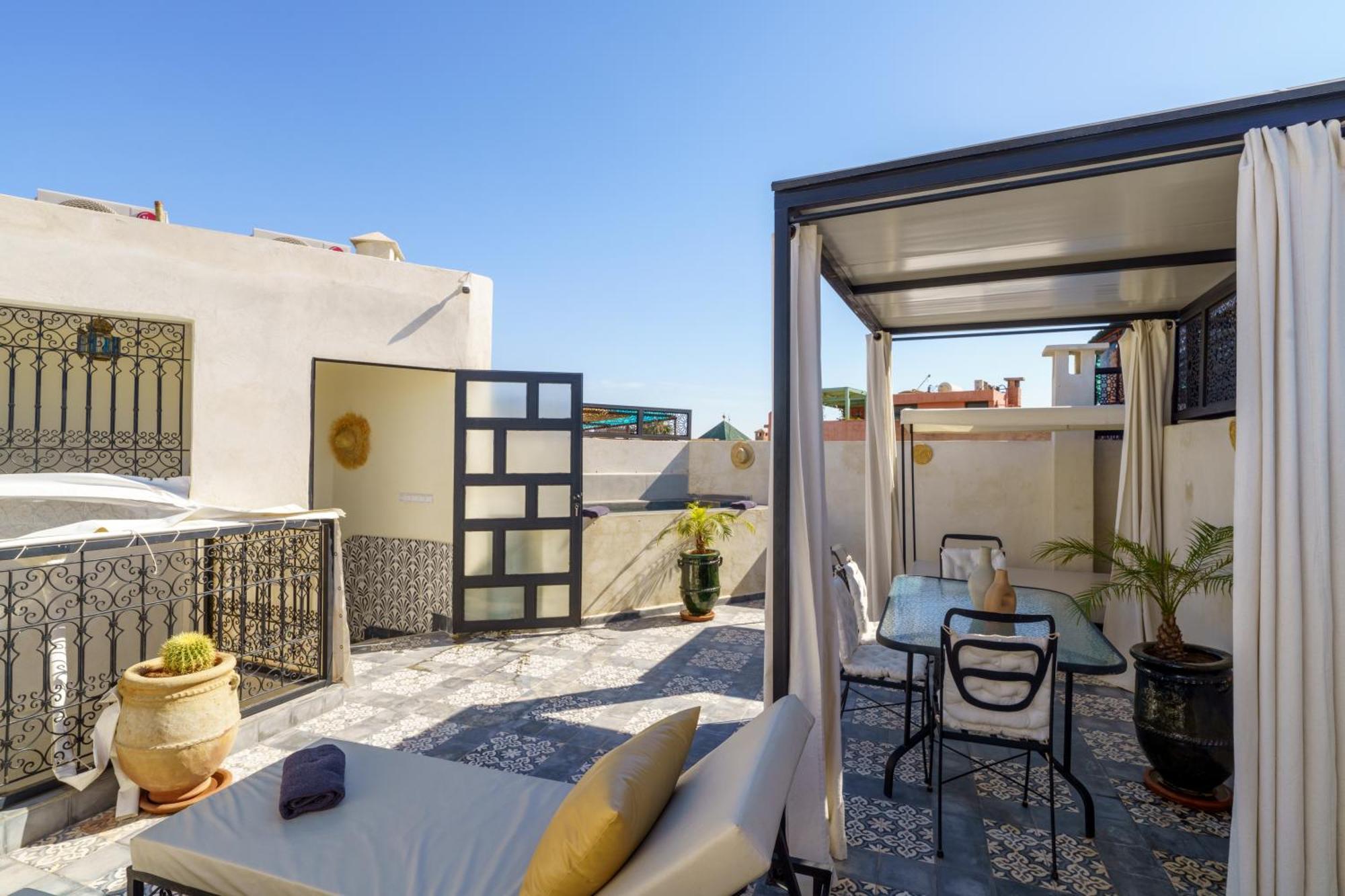 Riad 4 Chambres - Piscine & Petit Dejeuner Gratuit - Wifi Fibre Optique Marrakesh Bagian luar foto