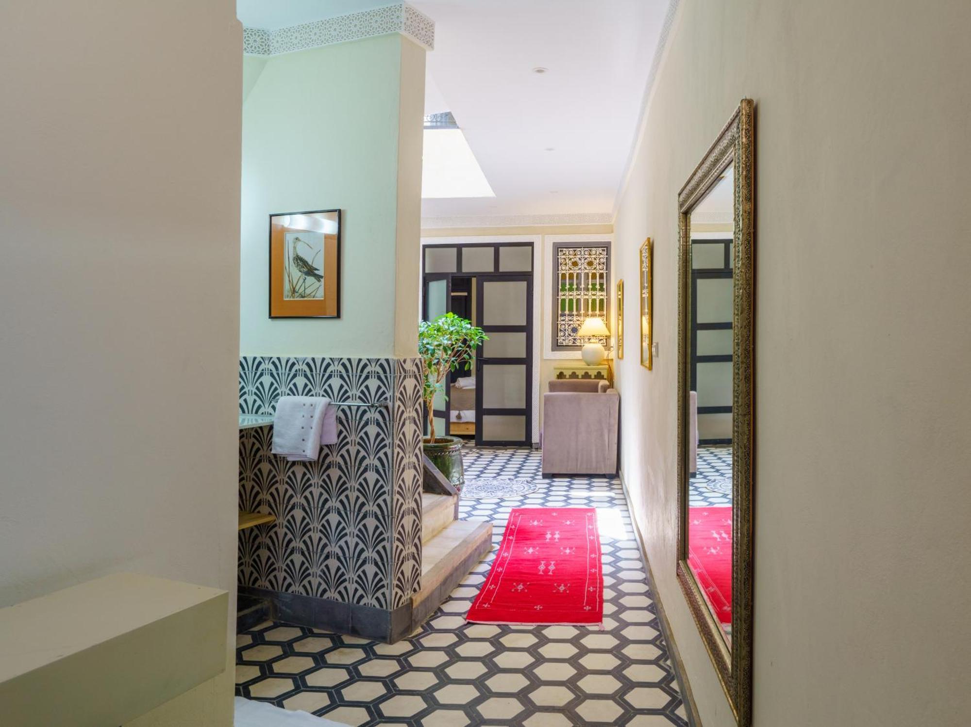 Riad 4 Chambres - Piscine & Petit Dejeuner Gratuit - Wifi Fibre Optique Marrakesh Bagian luar foto