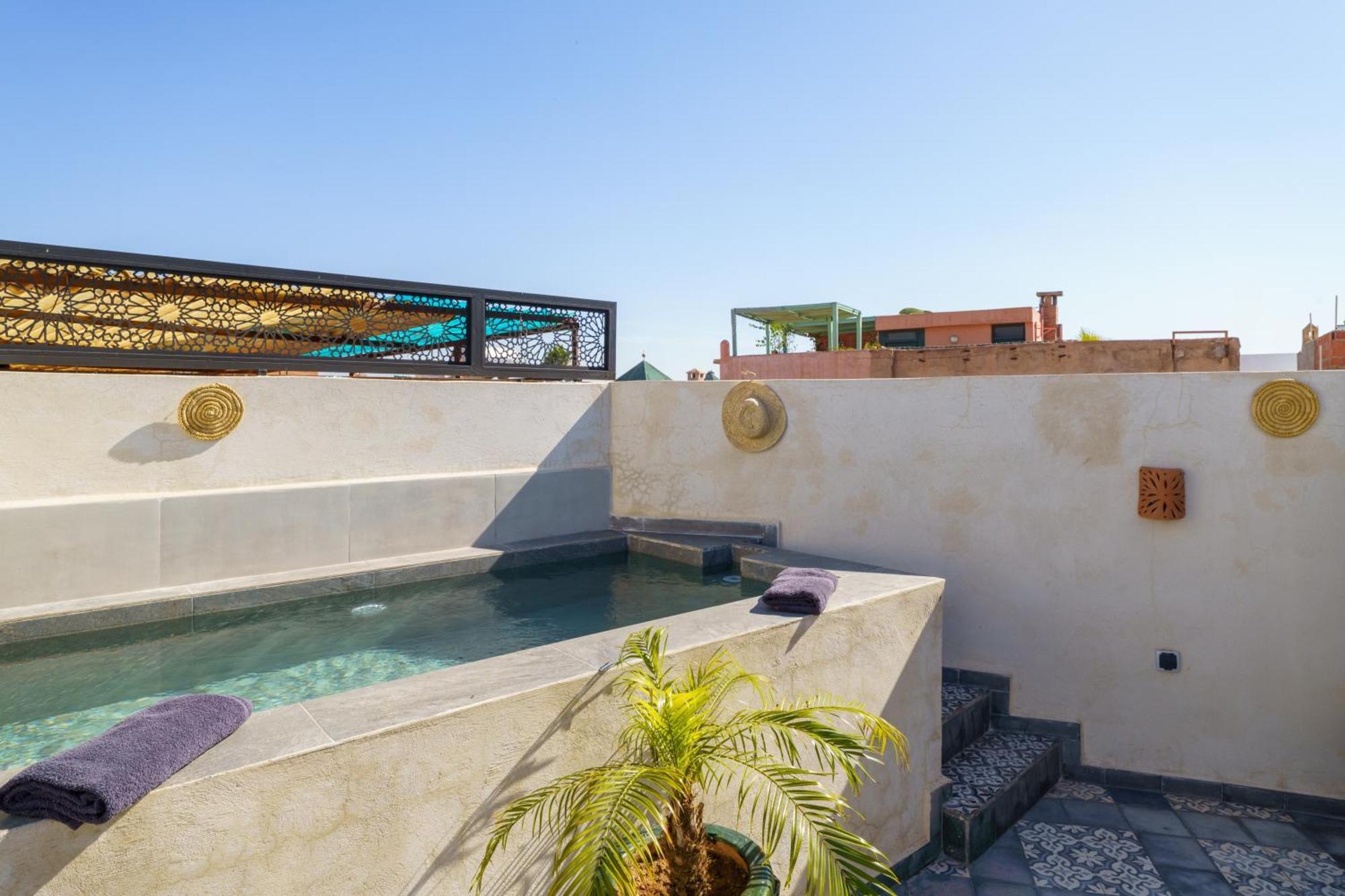 Riad 4 Chambres - Piscine & Petit Dejeuner Gratuit - Wifi Fibre Optique Marrakesh Bagian luar foto
