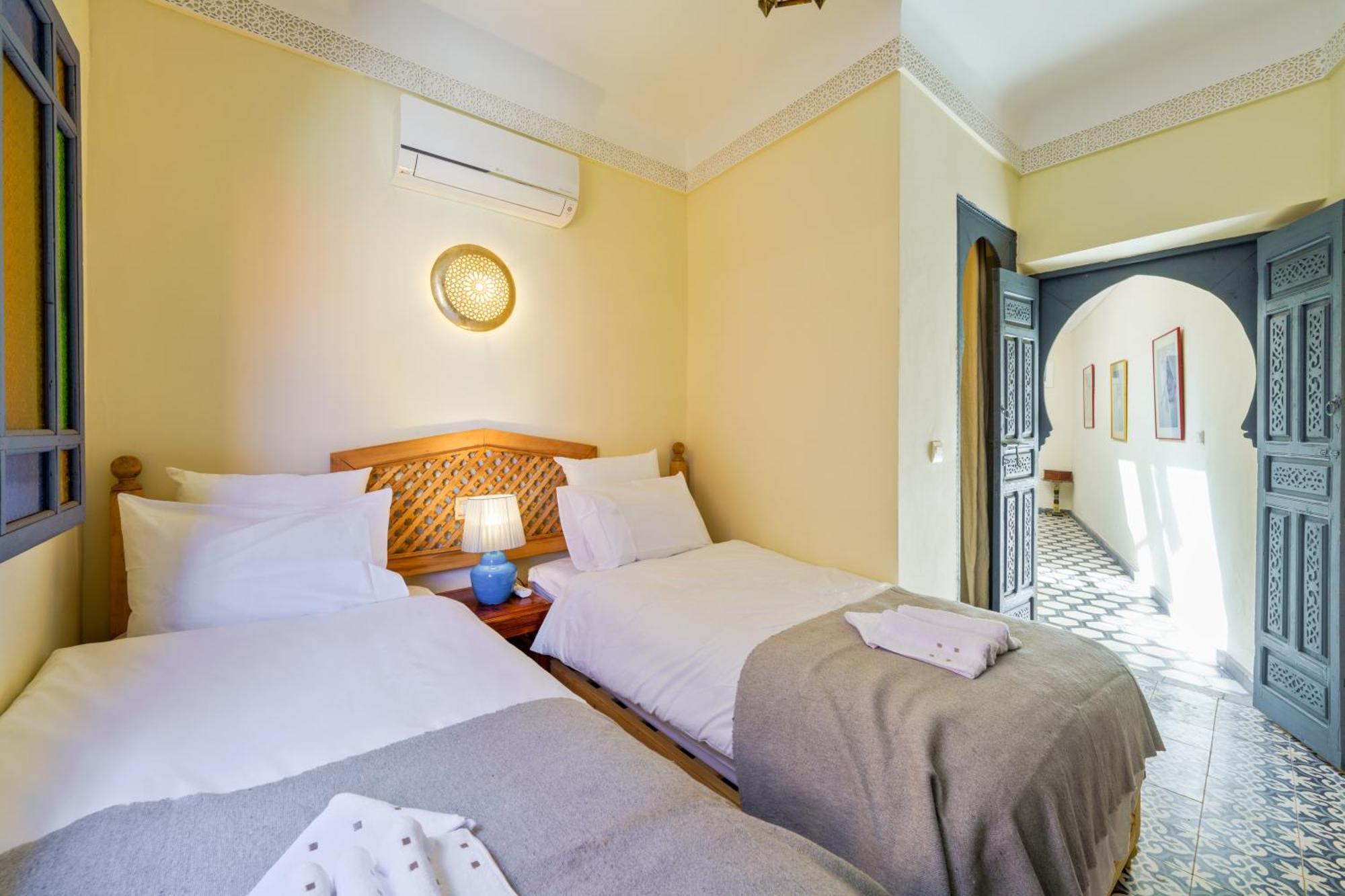 Riad 4 Chambres - Piscine & Petit Dejeuner Gratuit - Wifi Fibre Optique Marrakesh Bagian luar foto
