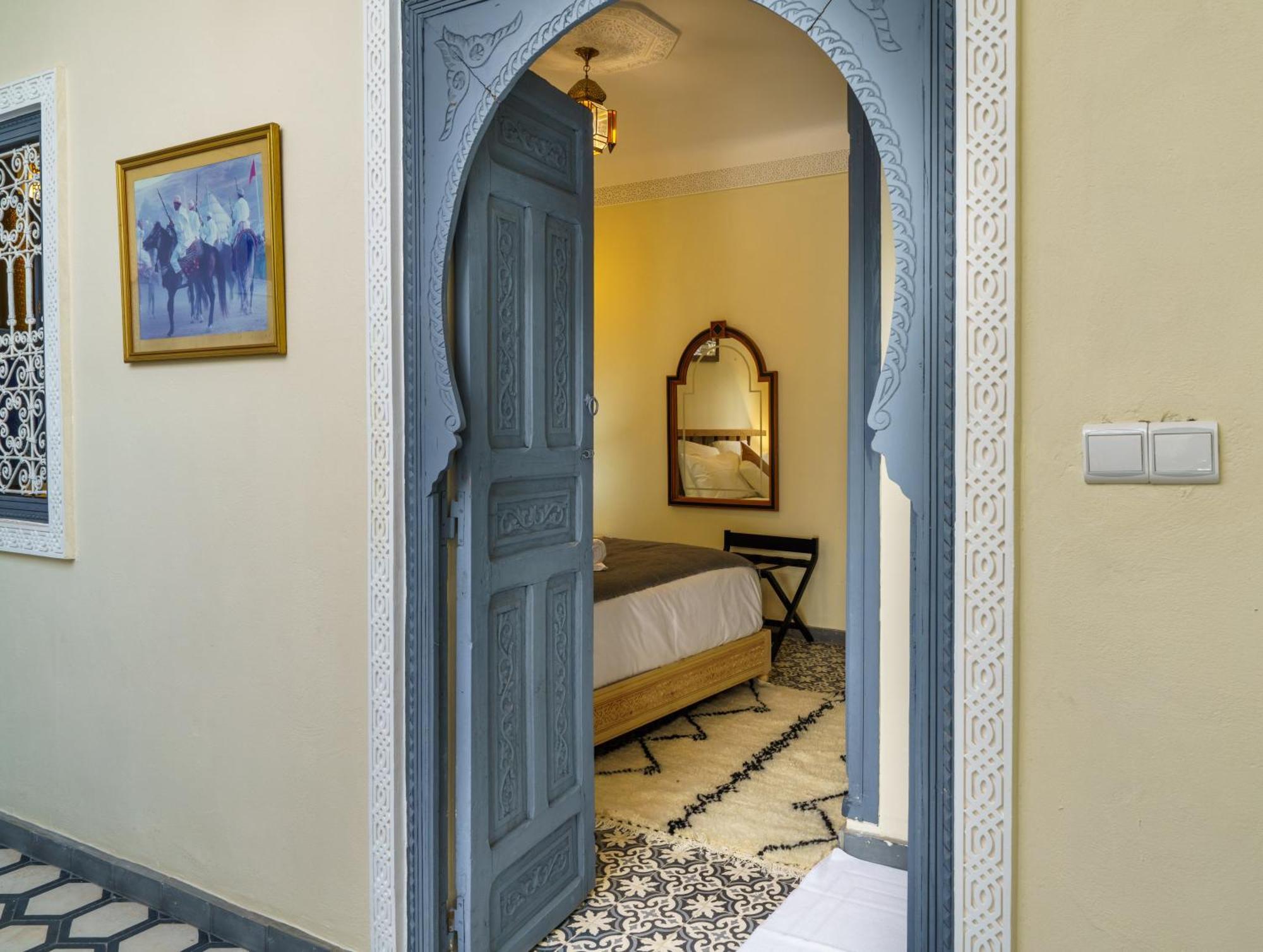 Riad 4 Chambres - Piscine & Petit Dejeuner Gratuit - Wifi Fibre Optique Marrakesh Bagian luar foto