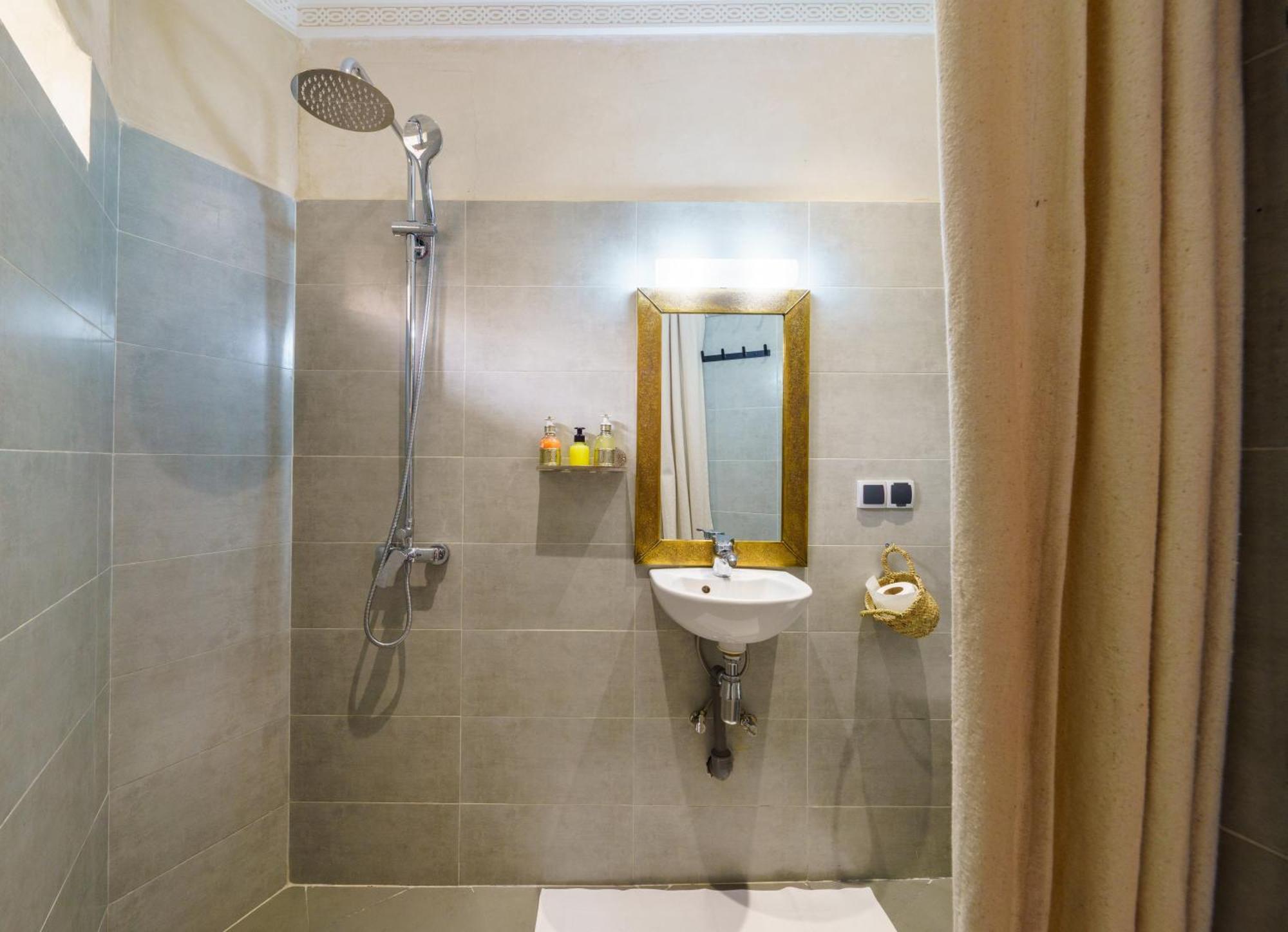 Riad 4 Chambres - Piscine & Petit Dejeuner Gratuit - Wifi Fibre Optique Marrakesh Bagian luar foto